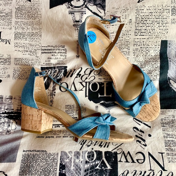 Aerosole girly blue heels - Picture 1 of 3